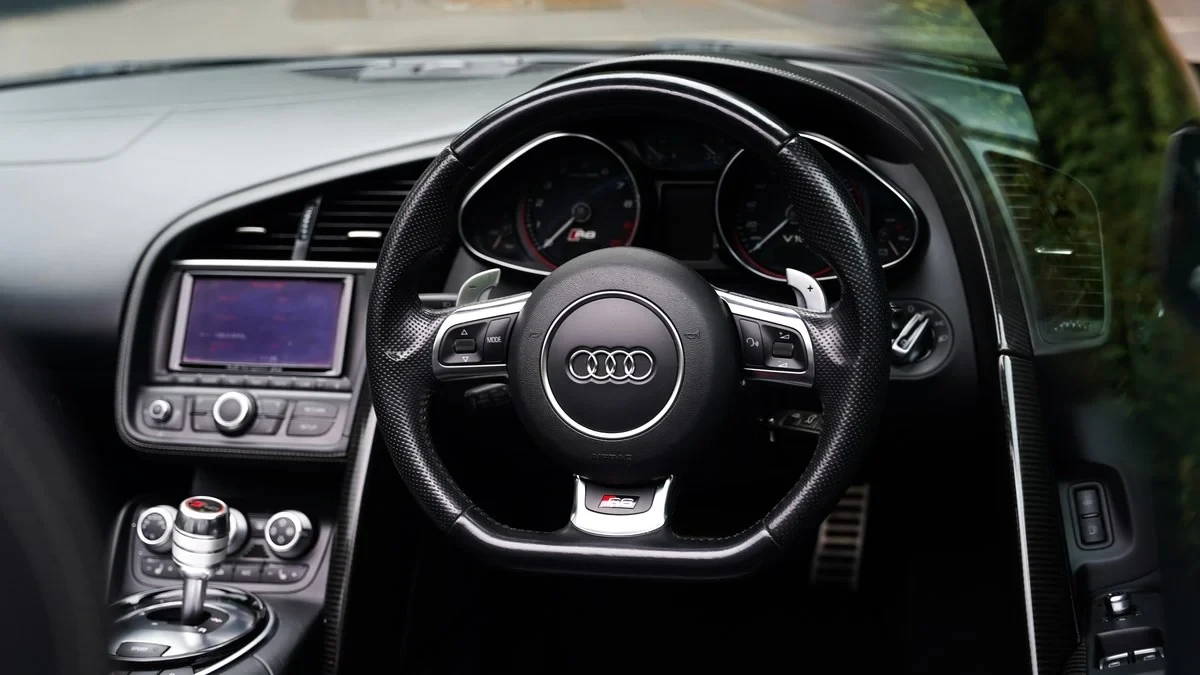 2015 Audi 42 R8 - Image 4 of 30