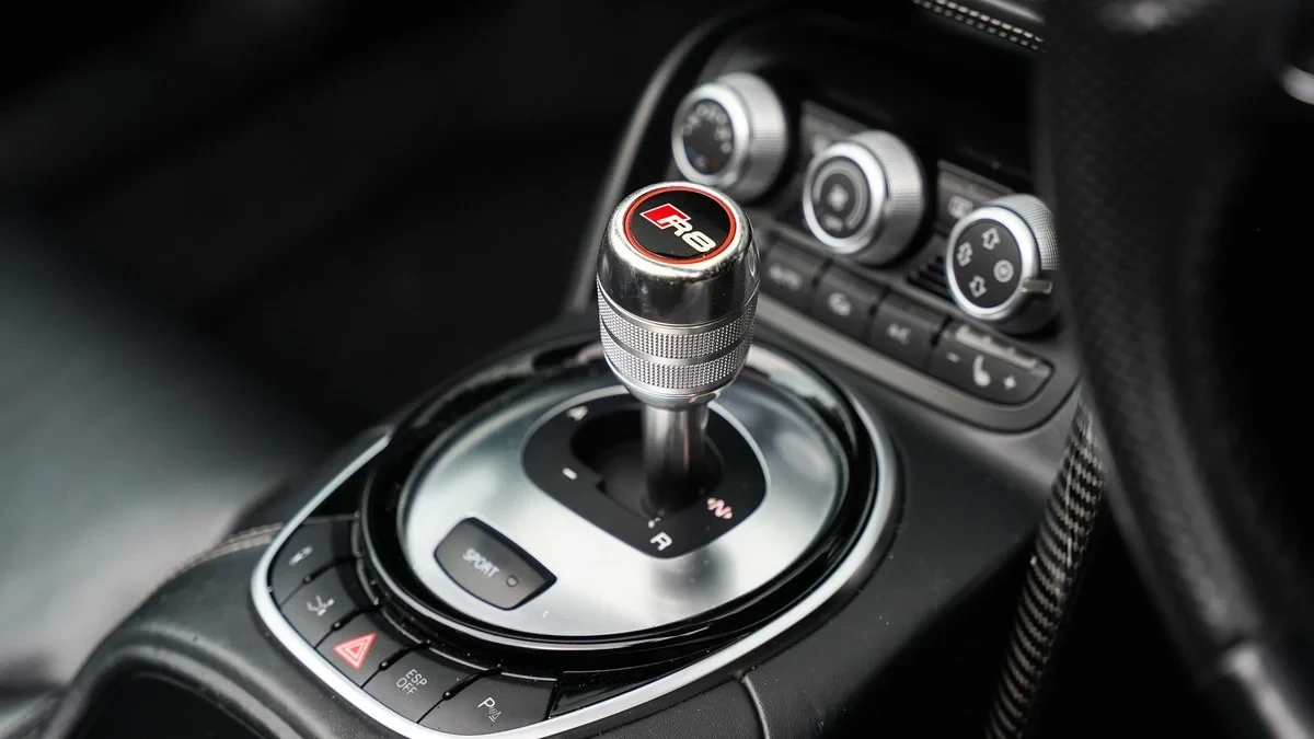 2015 Audi 42 R8 - Image 5 of 30