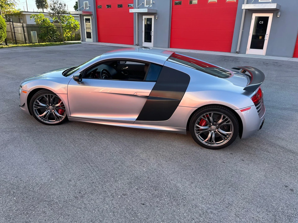 2015 Audi 42 R8 - Image 13 of 31