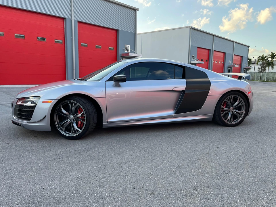 2015 Audi 42 R8 - Image 9 of 31