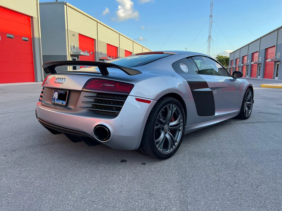 2015 Audi 42 R8 - Image 18 of 31