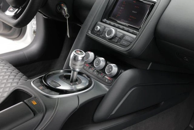 2015 Audi 42 R8 - Image 11 of 16