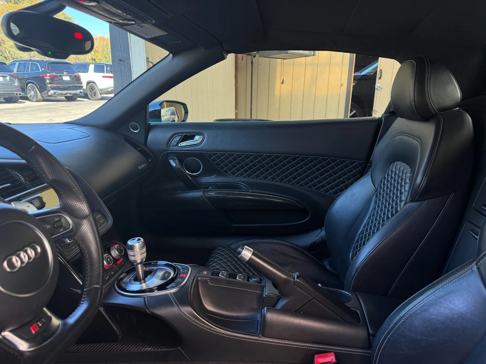 2015 Audi 42 R8 - Image 26 of 31