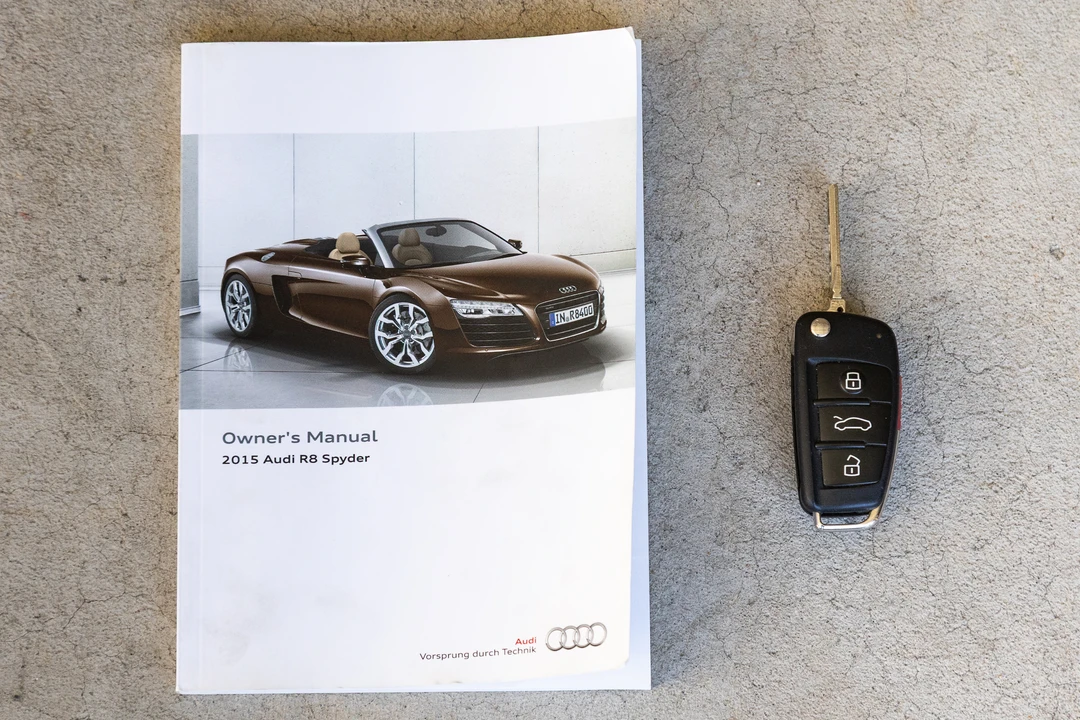 2015 Audi 42 R8 - Image 8 of 9