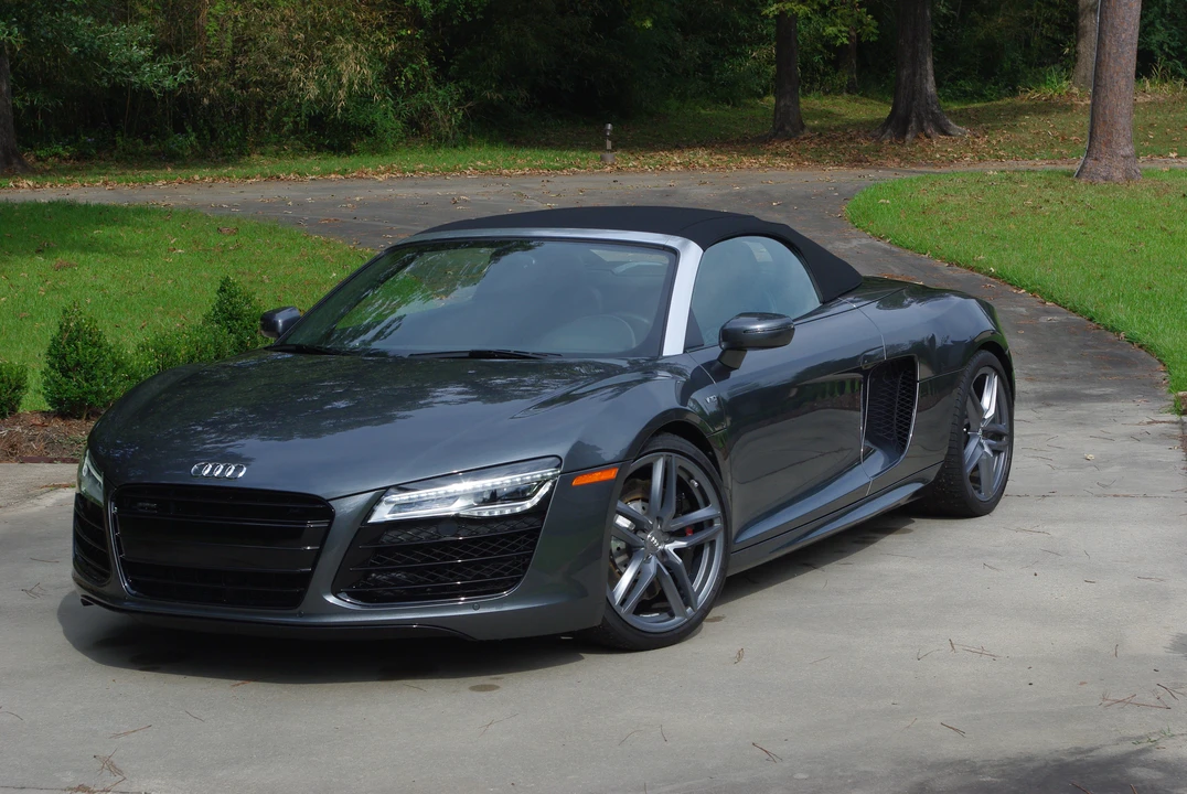 2015 Audi 42 R8 - Image 2 of 16