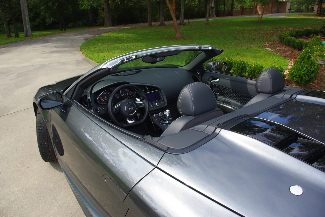 2015 Audi 42 R8 - Image 11 of 16