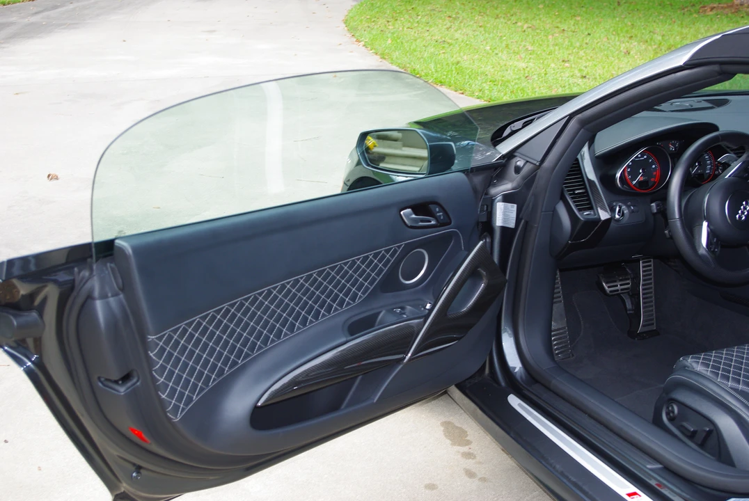 2015 Audi 42 R8 - Image 9 of 16