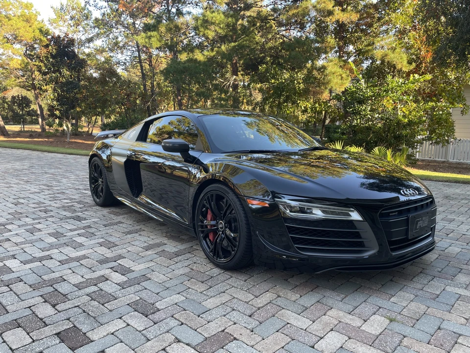 2015 Audi 42 R8 - Image 4 of 31