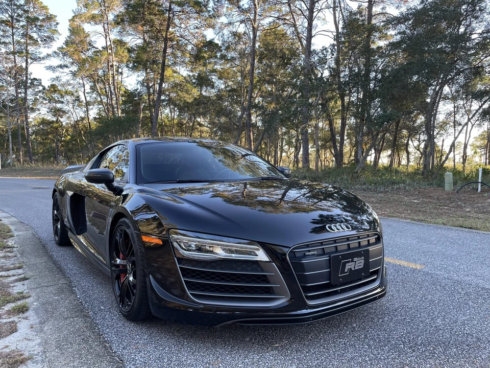2015 Audi 42 R8 - Image 2 of 31