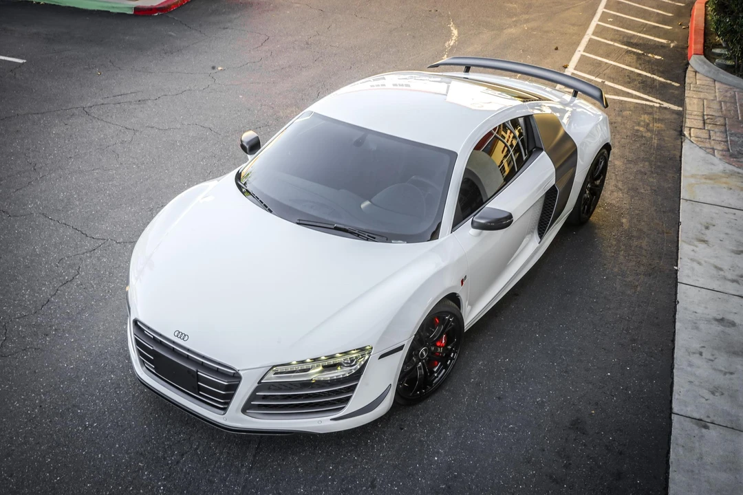 2015 Audi 42 R8 - Image 10 of 31