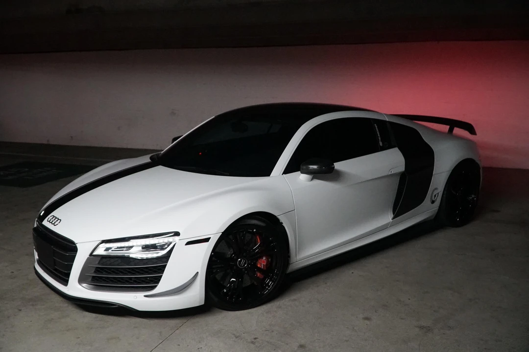 2015 Audi 42 R8 - Image 16 of 31