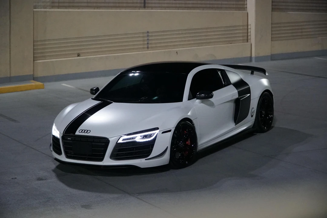 2015 Audi 42 R8 - Image 13 of 31