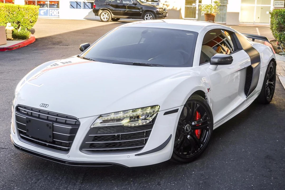 2015 Audi 42 R8 - Image 2 of 31