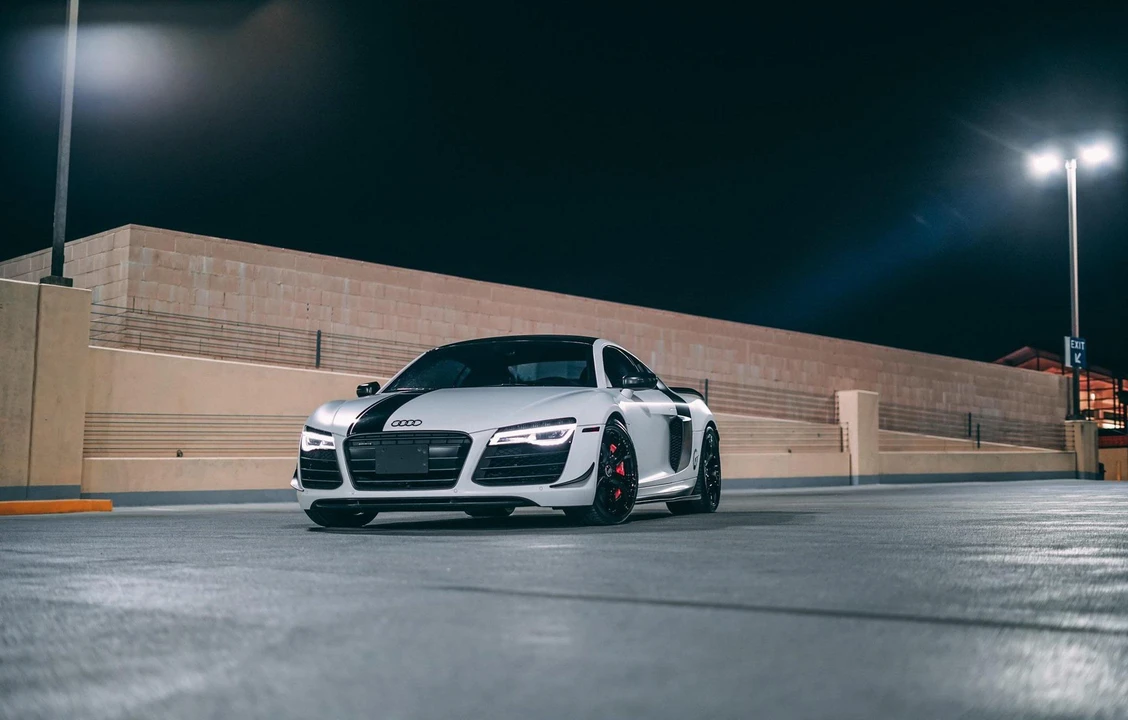 2015 Audi 42 R8 - Image 7 of 31