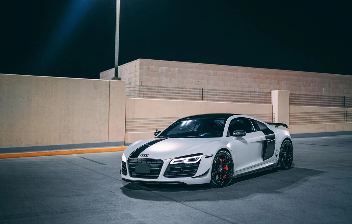 2015 Audi 42 R8 - Image 14 of 31