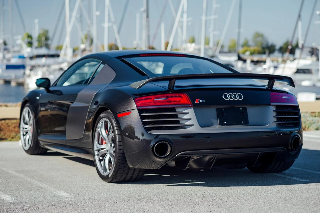 2015 Audi 42 R8 - Image 8 of 31