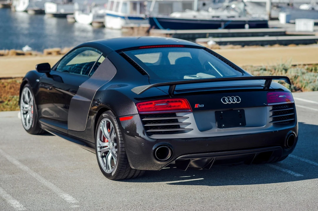 2015 Audi 42 R8 - Image 9 of 31
