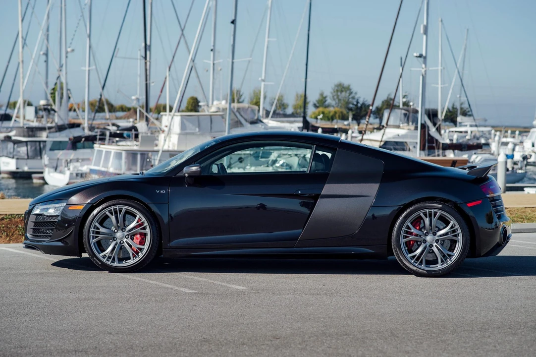 2015 Audi 42 R8 - Image 10 of 31