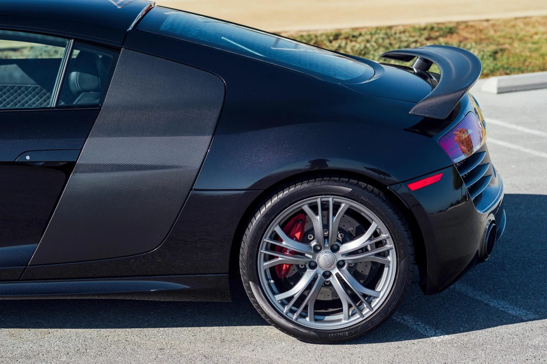 2015 Audi 42 R8 - Image 18 of 31