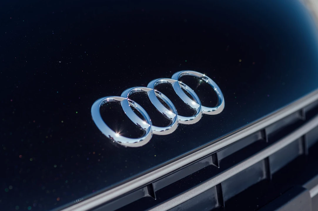 2015 Audi 42 R8 - Image 24 of 31