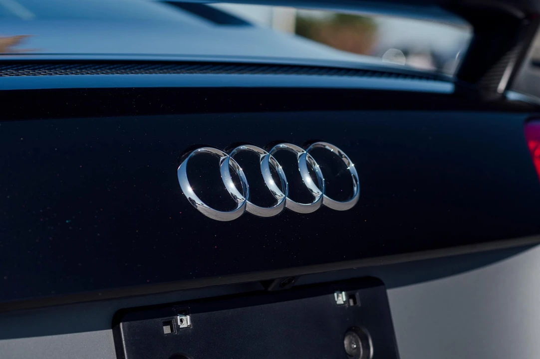 2015 Audi 42 R8 - Image 27 of 31
