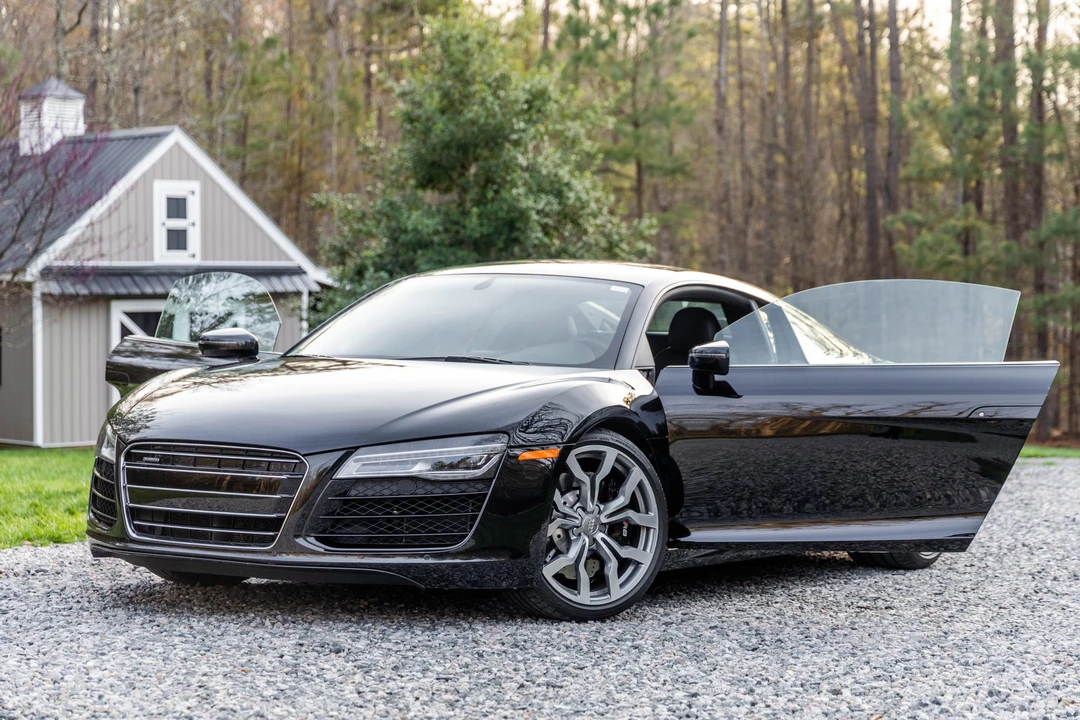 2015 Audi 42 R8 - Image 2 of 31