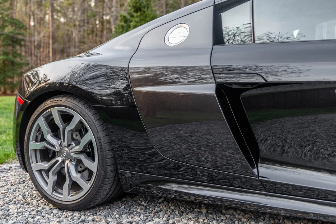 2015 Audi 42 R8 - Image 15 of 31