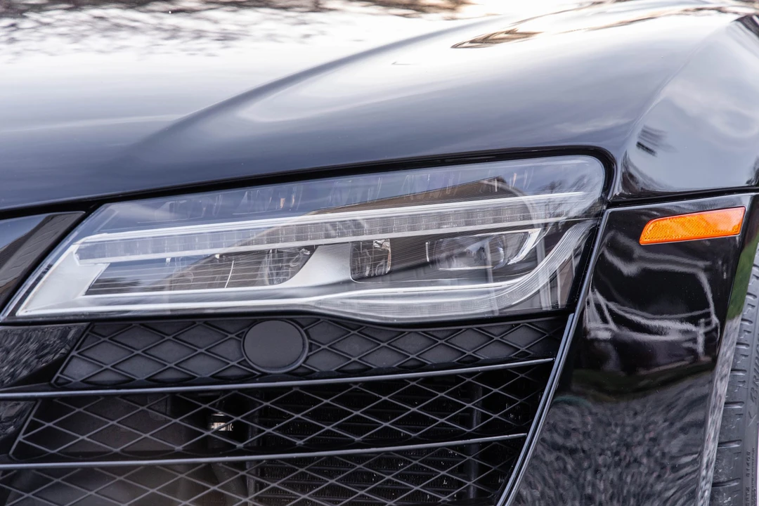 2015 Audi 42 R8 - Image 20 of 31
