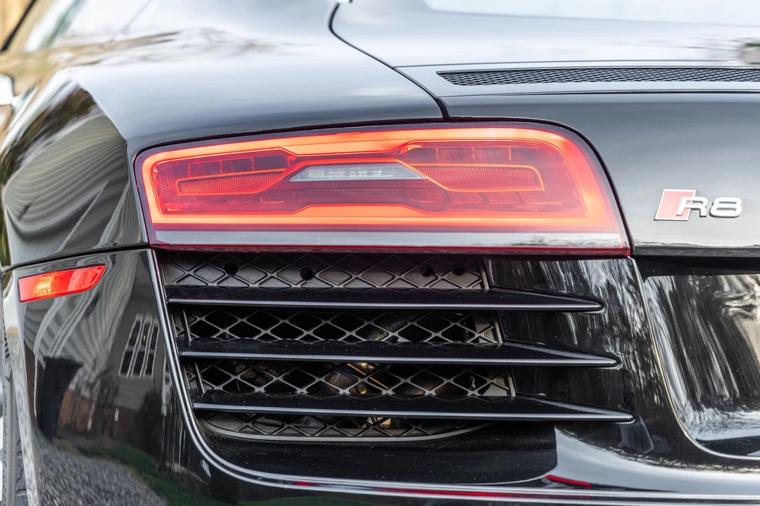 2015 Audi 42 R8 - Image 28 of 31
