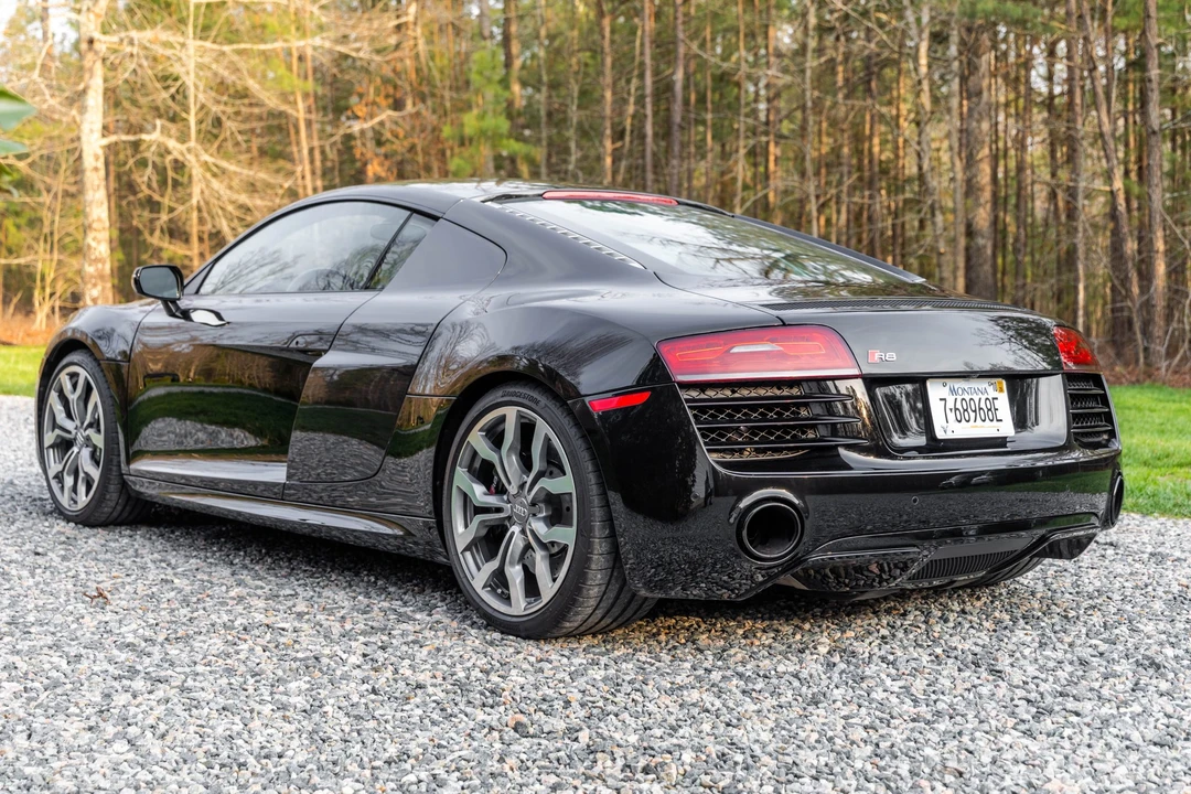 2015 Audi 42 R8 - Image 9 of 31