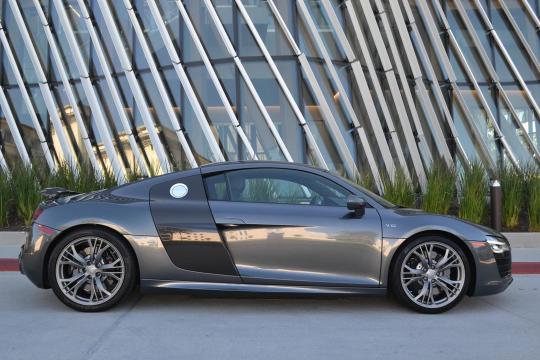 2015 Audi 42 R8 - Image 9 of 31