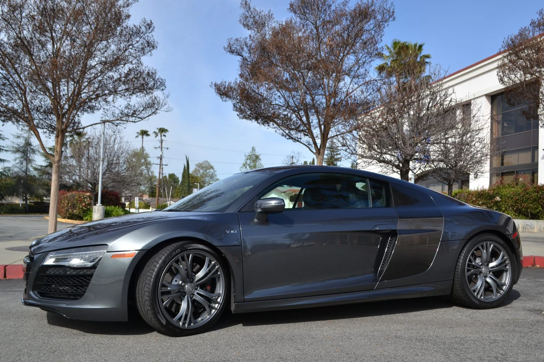 2015 Audi 42 R8 - Image 18 of 31