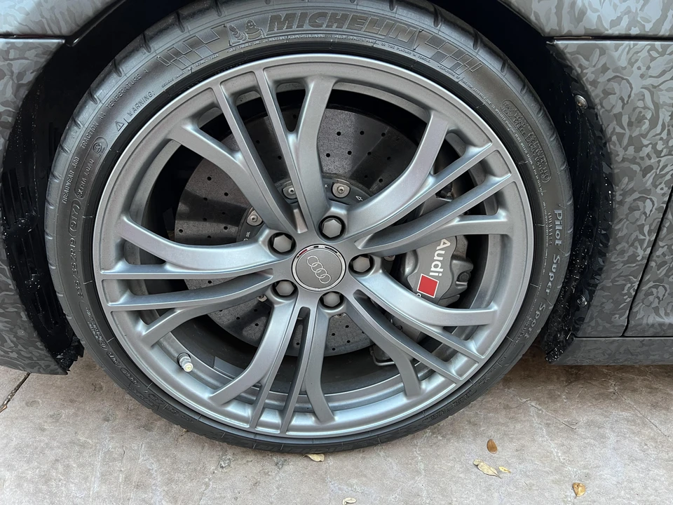 2015 Audi 42 R8 - Image 27 of 31
