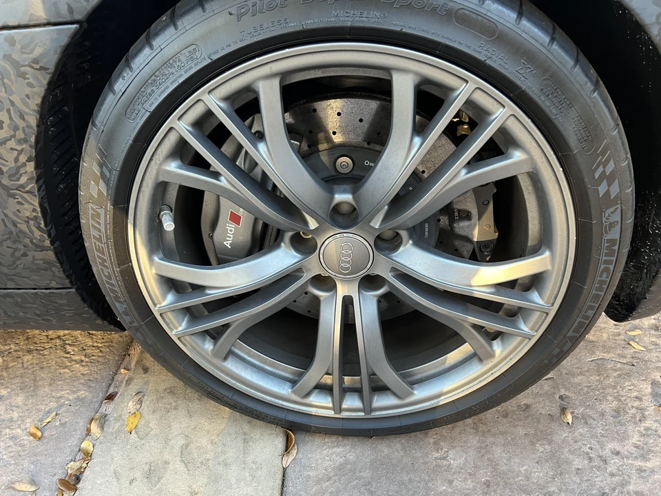 2015 Audi 42 R8 - Image 30 of 31