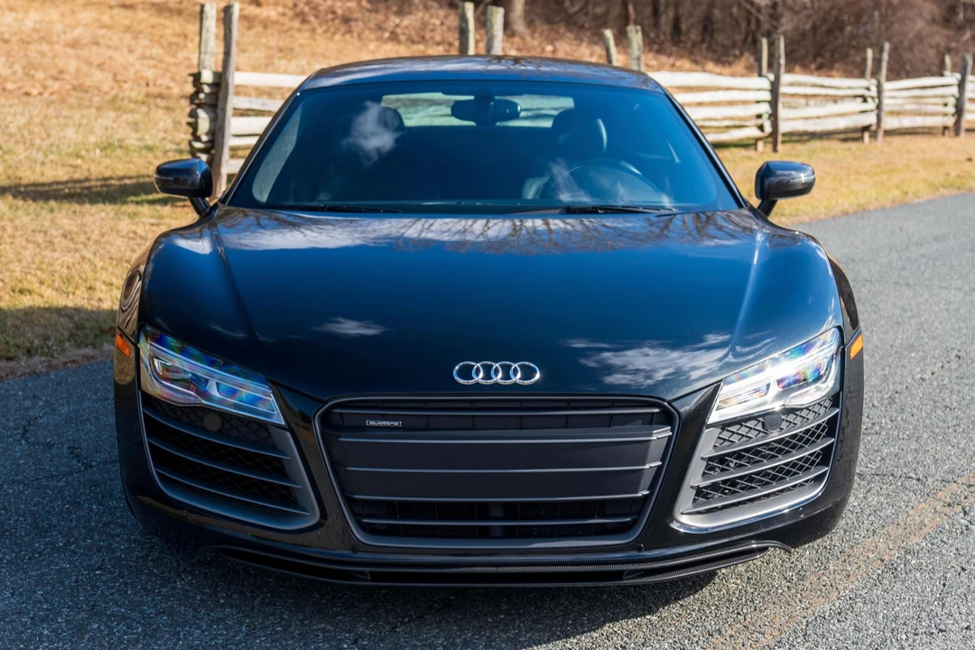 2015 Audi 42 R8 - Image 2 of 31
