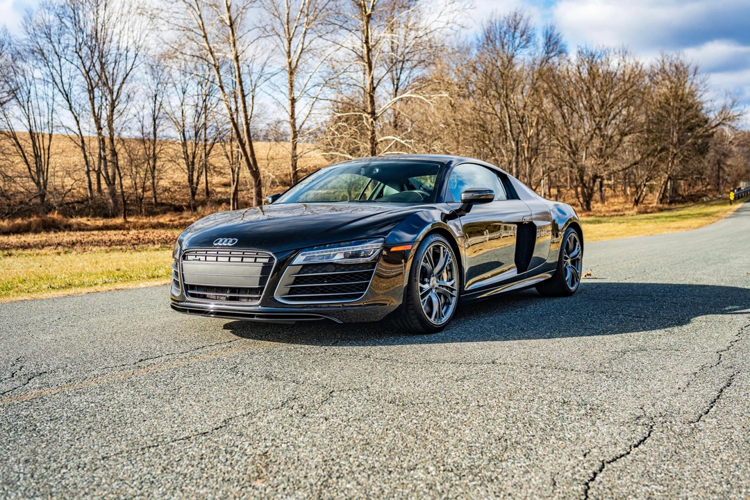 2015 Audi 42 R8 - Image 8 of 31