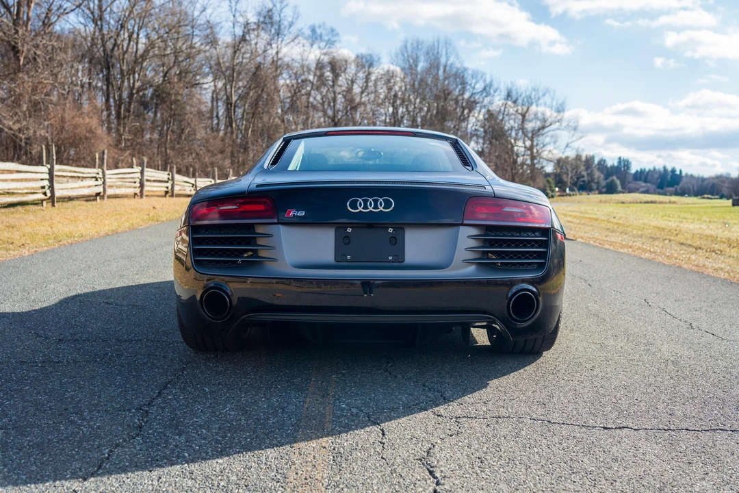 2015 Audi 42 R8 - Image 14 of 31
