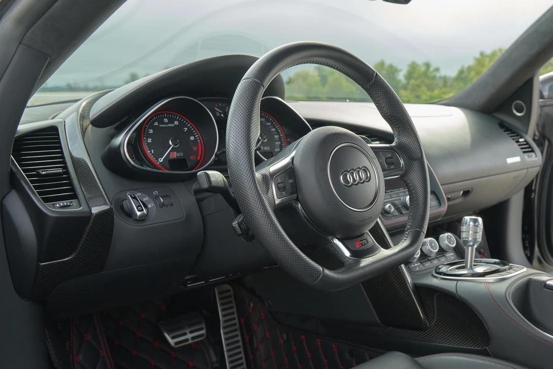 2015 Audi 42 R8 - Image 27 of 31