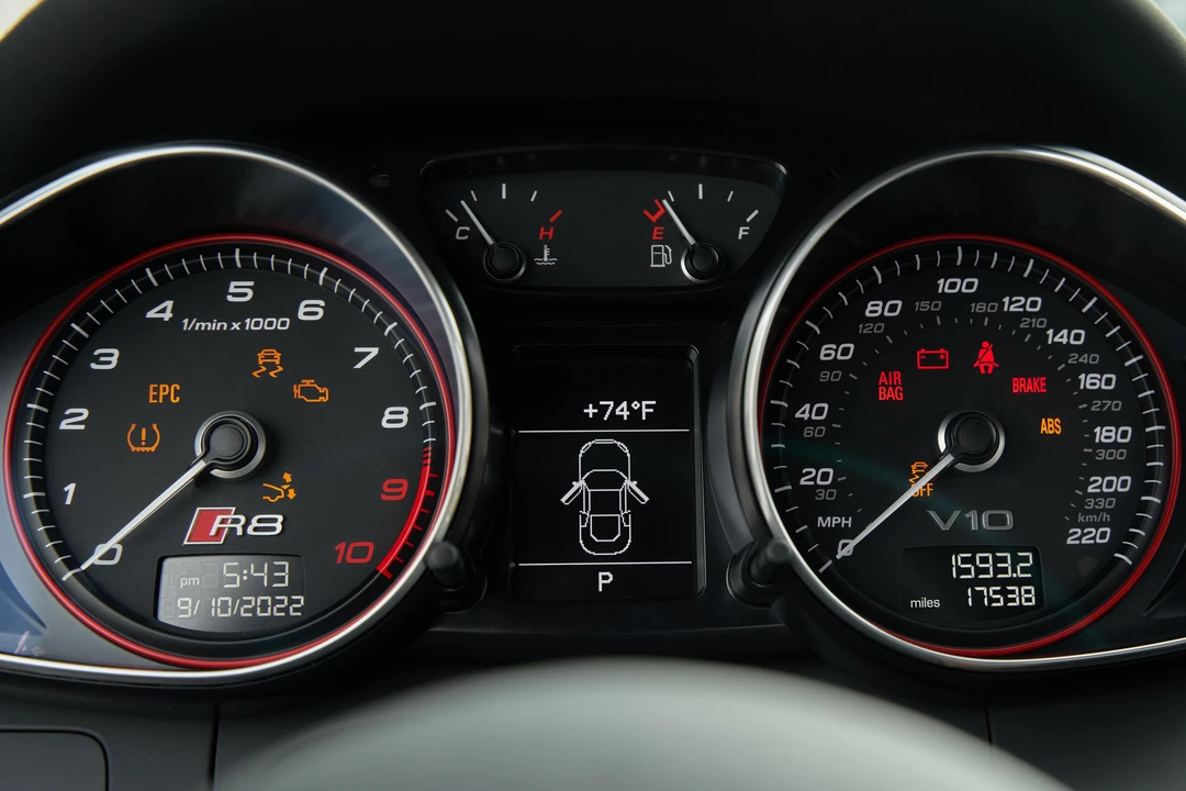 2015 Audi 42 R8 - Image 30 of 31