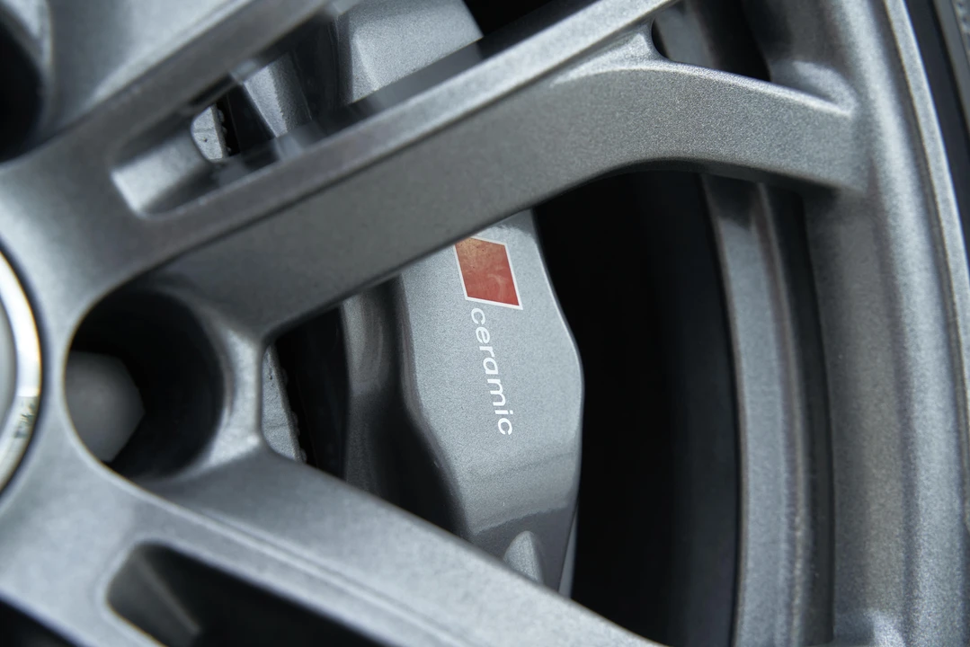 2015 Audi 42 R8 - Image 26 of 31