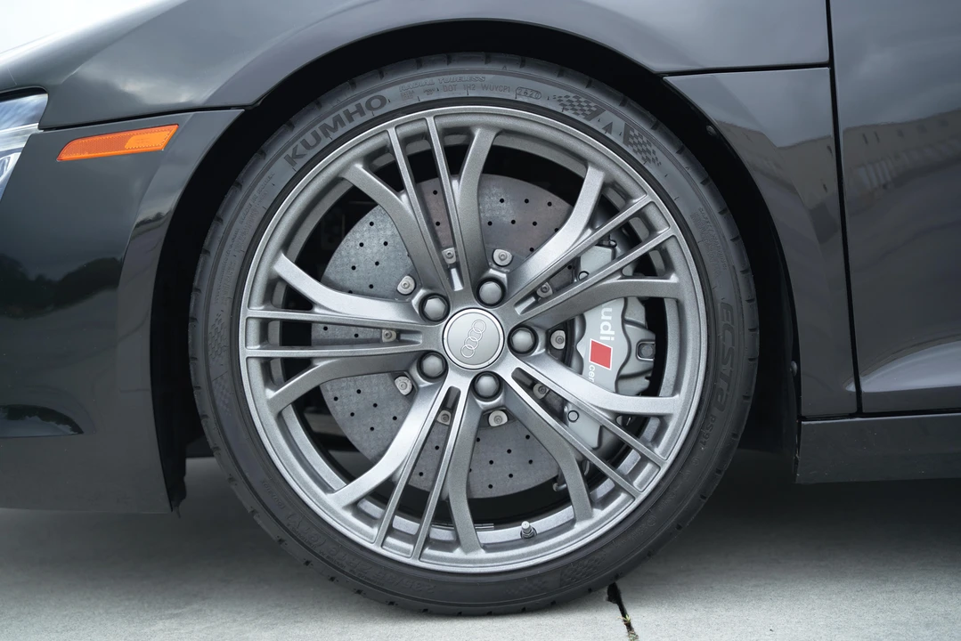 2015 Audi 42 R8 - Image 21 of 31