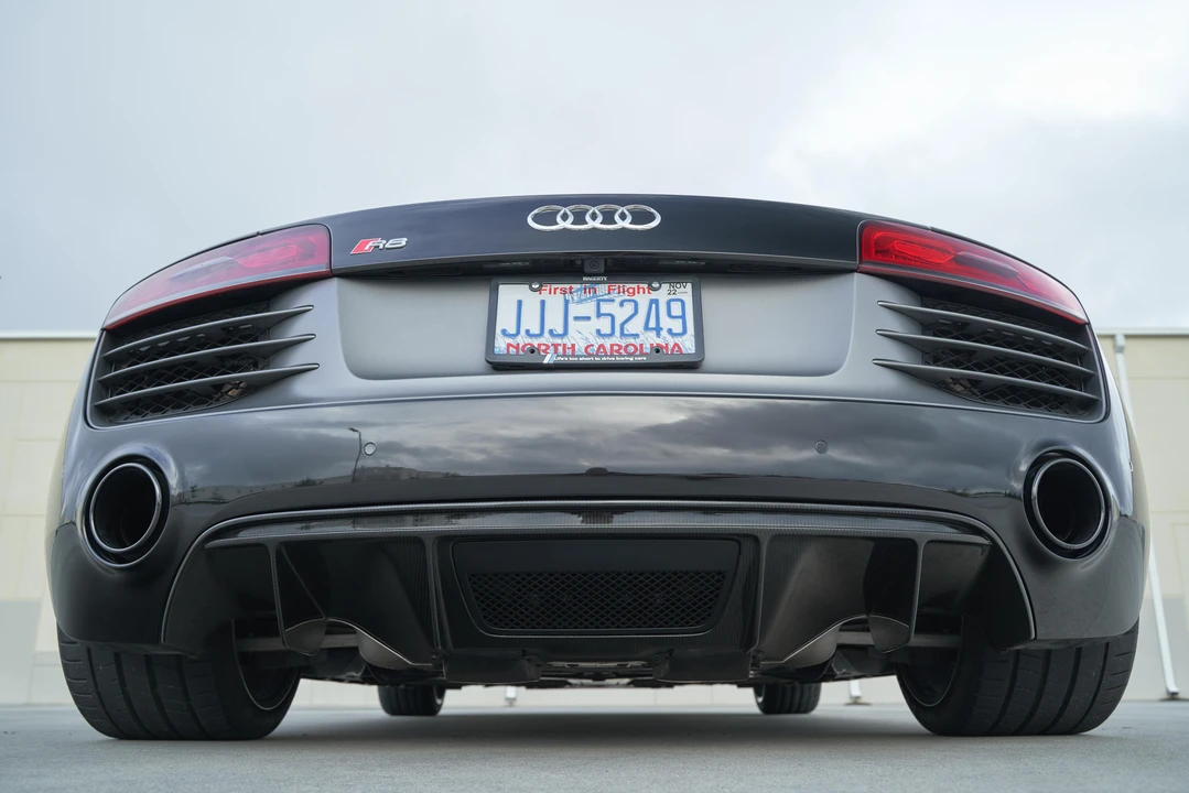 2015 Audi 42 R8 - Image 8 of 31
