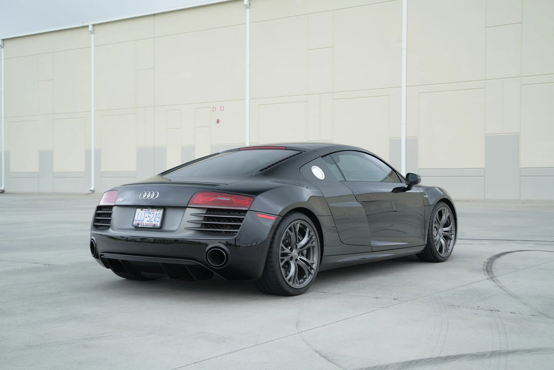 2015 Audi 42 R8 - Image 9 of 31