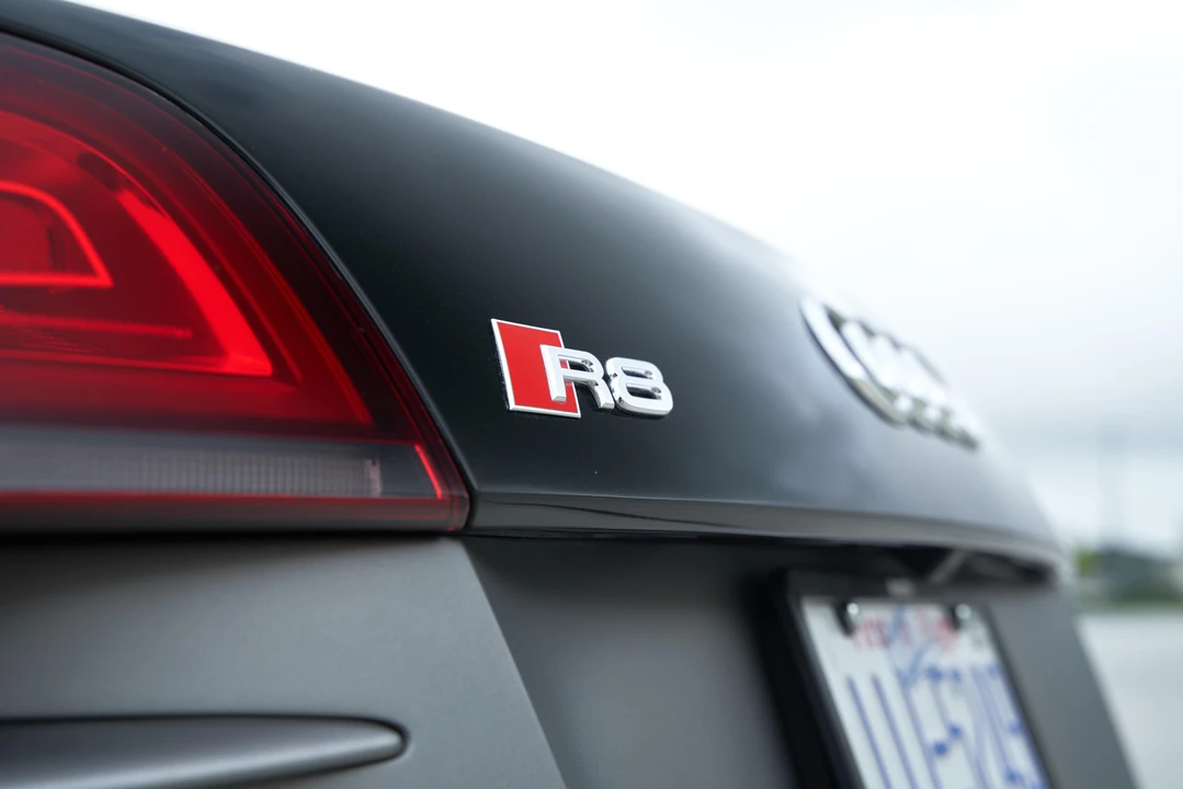 2015 Audi 42 R8 - Image 17 of 31