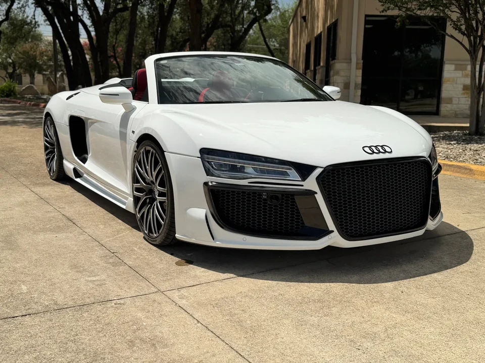 2015 Audi 42 R8 - Image 7 of 17