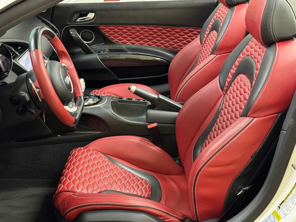 2015 Audi 42 R8 - Image 11 of 17
