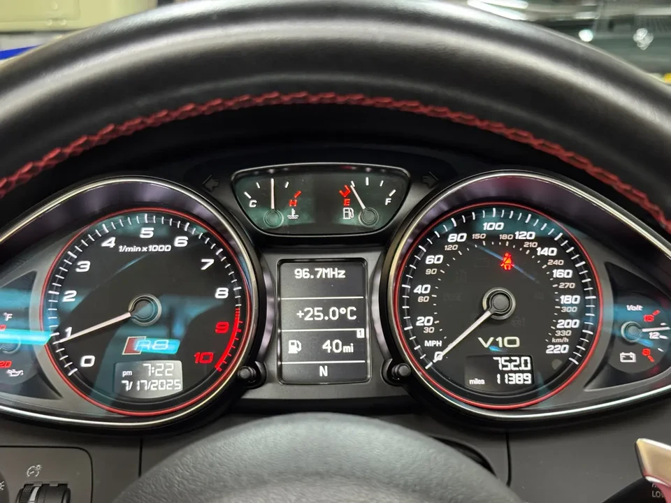 2015 Audi 42 R8 - Image 13 of 17