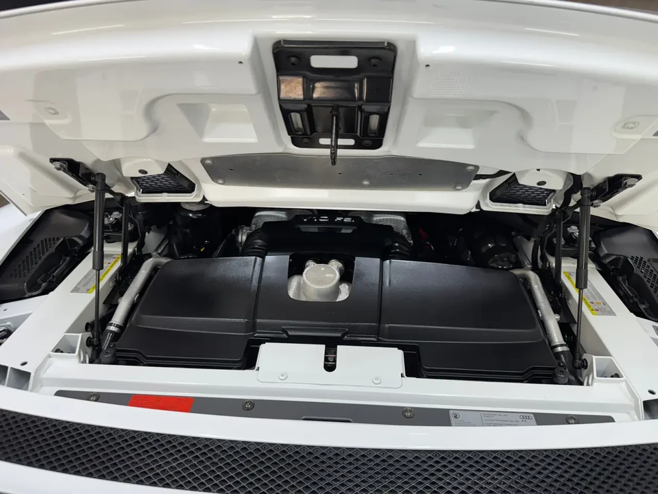 2015 Audi 42 R8 - Image 17 of 17