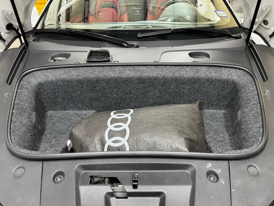 2015 Audi 42 R8 - Image 16 of 17