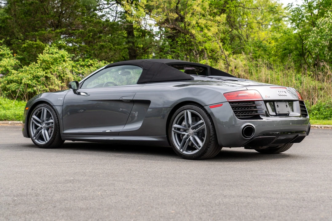 2015 Audi 42 R8 - Image 18 of 31